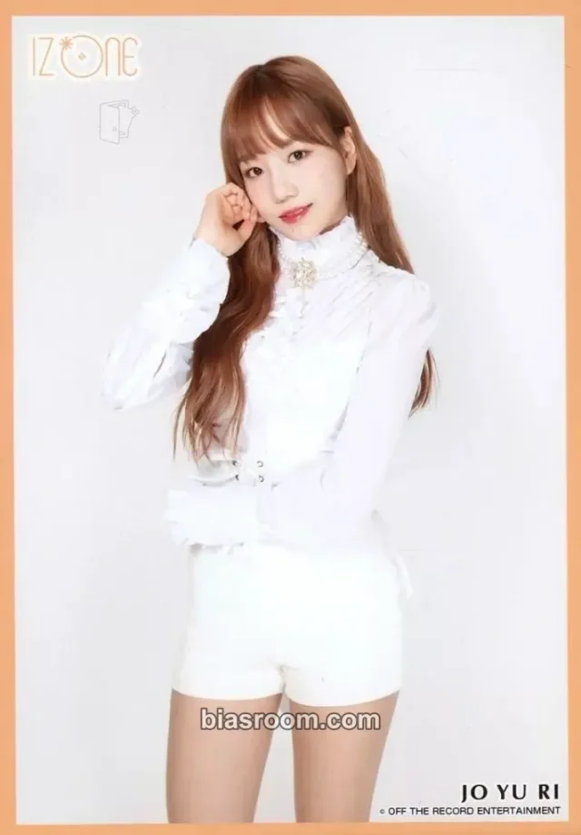 Jo Yuri IZ*ONE KCON 2019 K-pop photocard