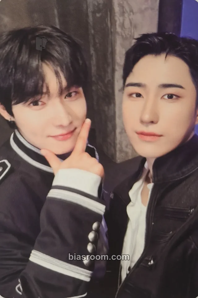 ONEWE O! New E!volution VI K-pop photocard