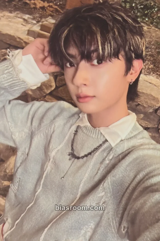 Kanghyun ONEWE 面 : Unknown Atlas K-pop photocard