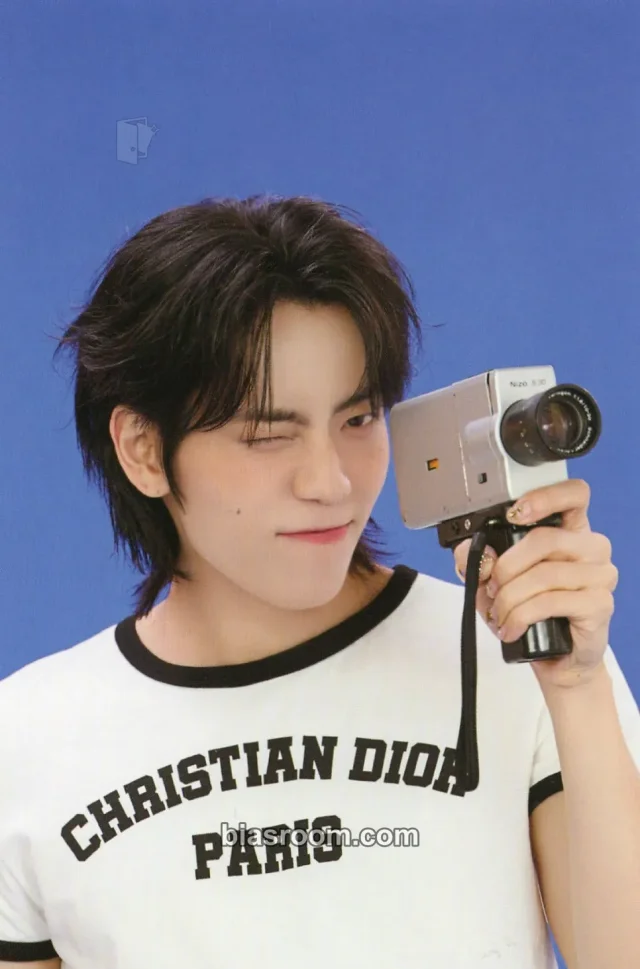 Dongwoo INFINITE JANG DONG WOO
1st OFFICIAL MEMBERSHIP
[DONGBANJA] K-pop photocard