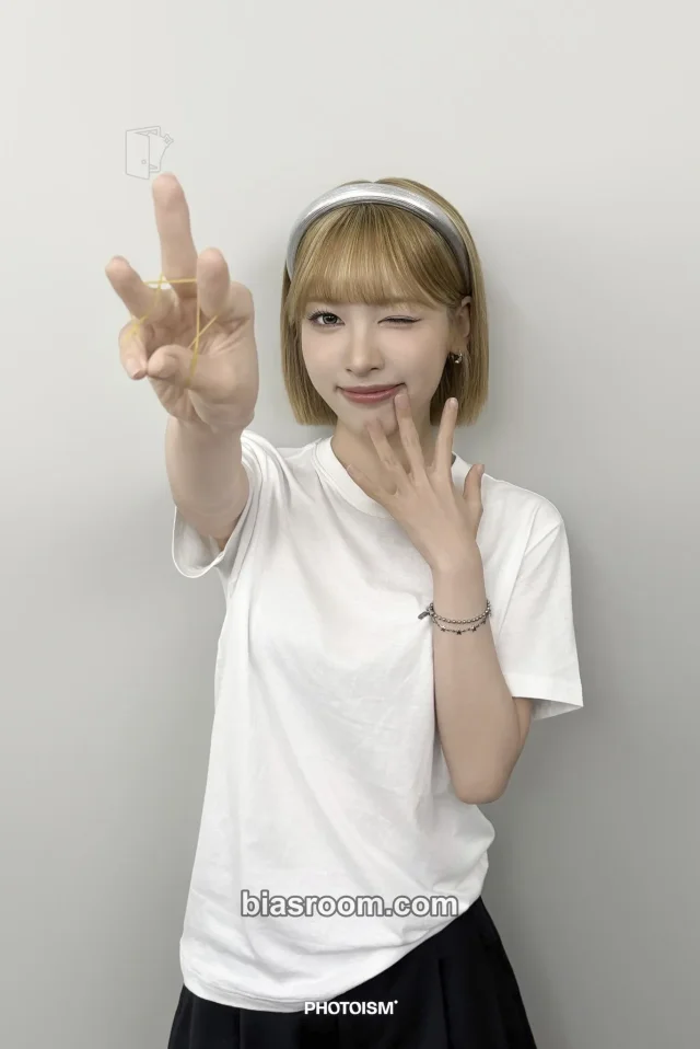 May RESCENE PHOTOISM x RESCENE K-pop photocard