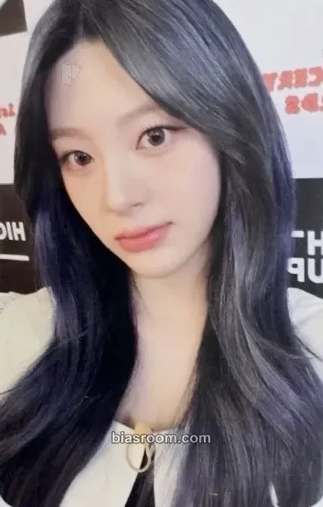 Seeun STAYC 1ST WORLD TOUR [TEENFRESH] DVD K-pop photocard