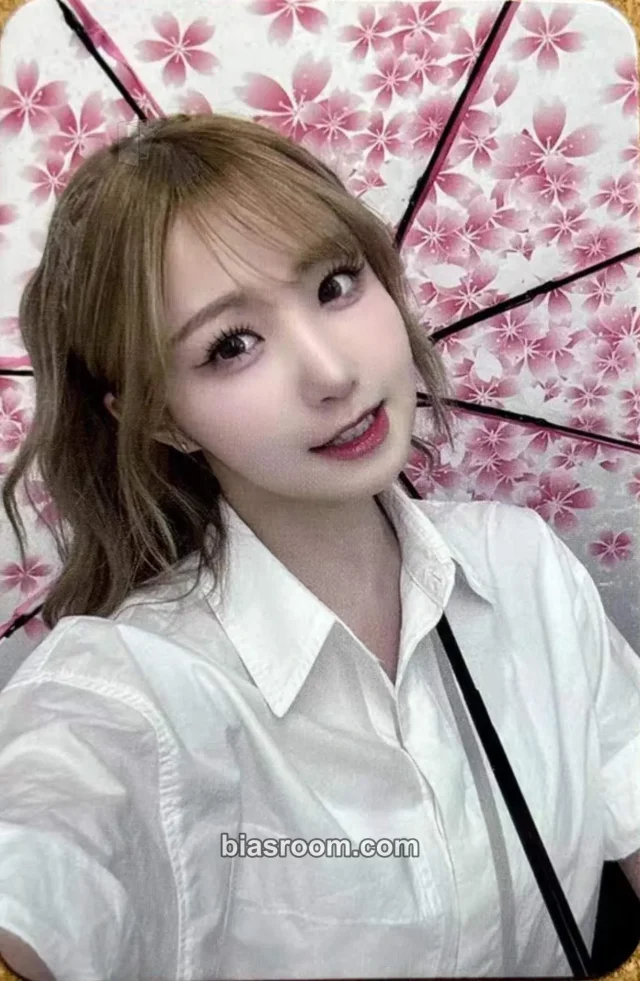 Photocard K-pop di Hitomi SAY MY NAME &our vibe