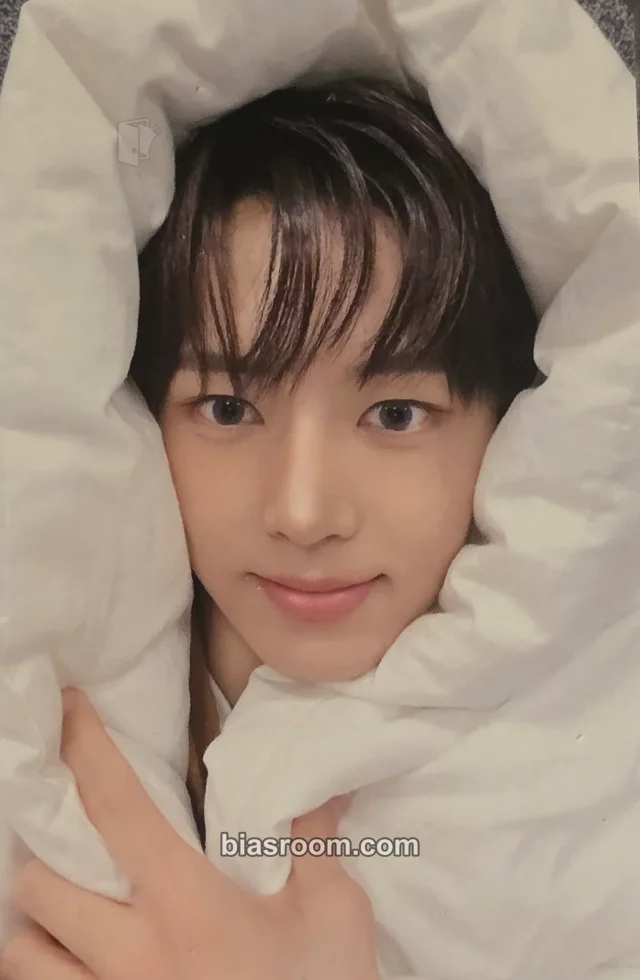 Lin NouerA Chapter: New is Now K-pop photocard