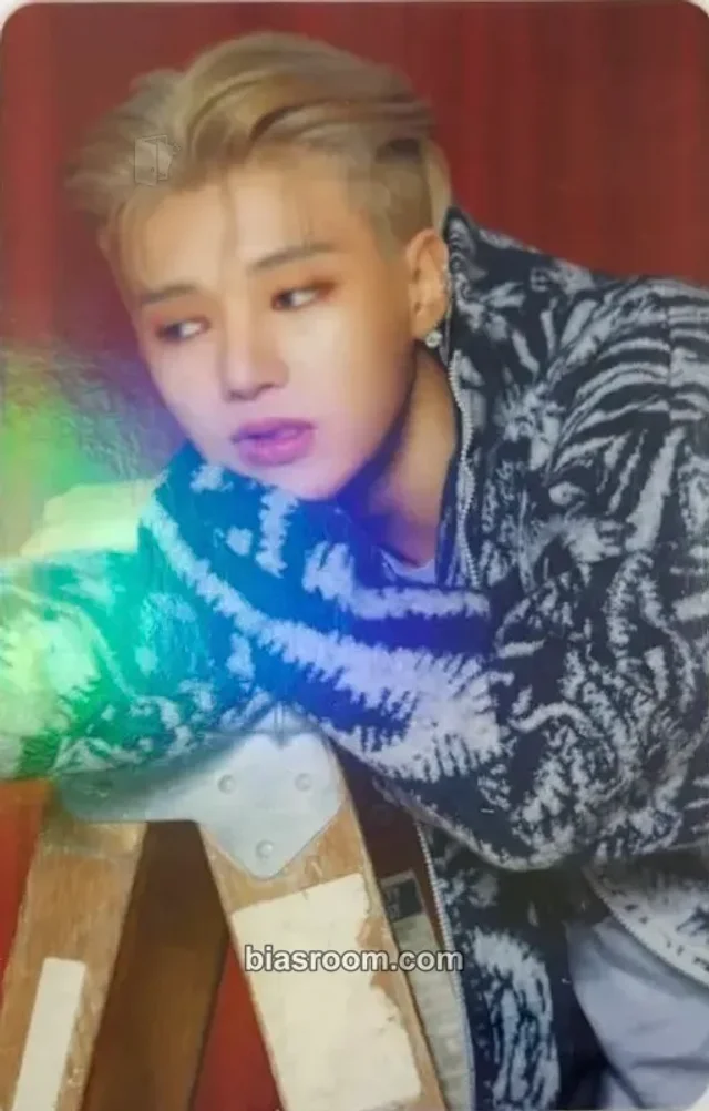 Wooyoung ATEEZ Higher Timepiece × ATEEZ K-pop photocard
