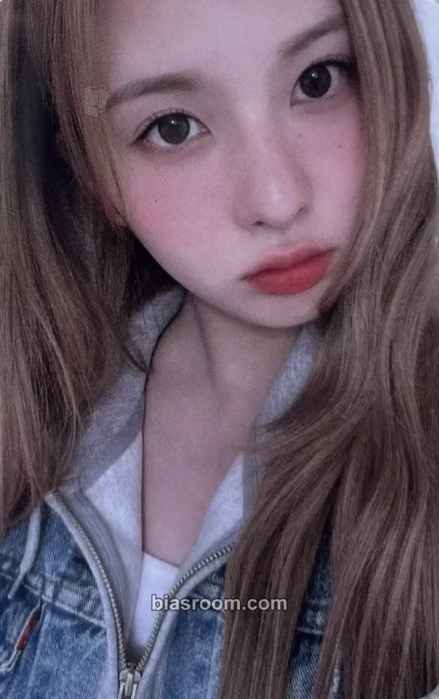 Bae NMIXX NMIXX HIDE OUT: Secret of SWEET OASIS K-pop photocard