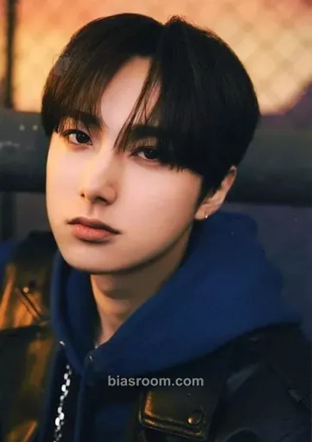 Takumi INI A K-pop photocard