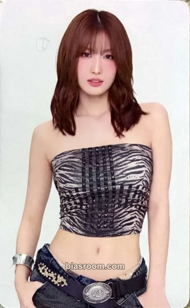 Momo TWICE JYP FLAGSHIP TOKYO K-pop photocard