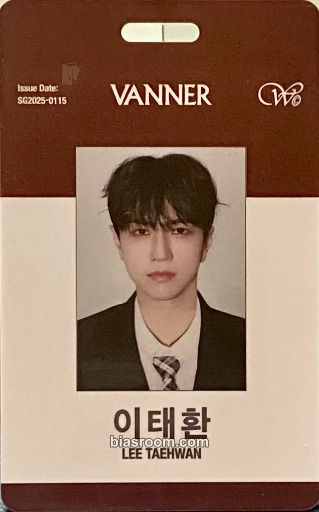 Taehwan VANNER GREETINGS VANNER - [VVeird Office] 2025 SEASON'S GREETINGS K-pop photocard