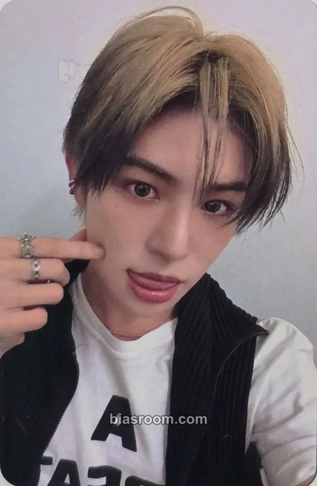 Minje KickFlip KICK OFF THE WALL Pt 1 K-pop photocard