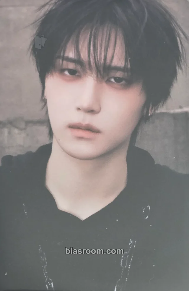 Gihyeon NouerA [.exe] K-pop photocard