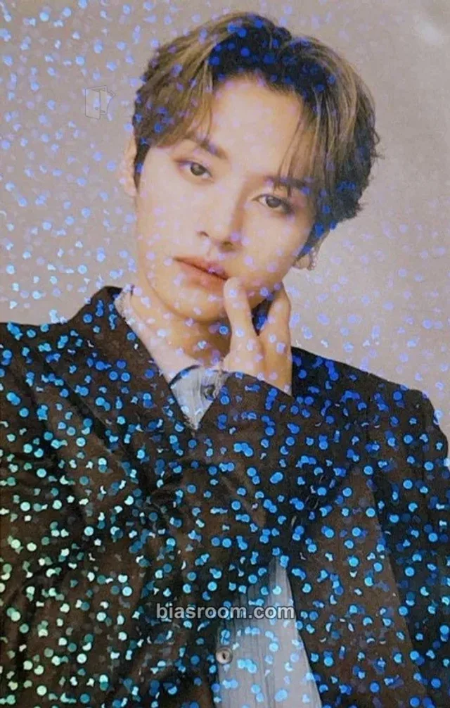 Photocard K-pop de Lee Know Stray Kids SMART Magazine