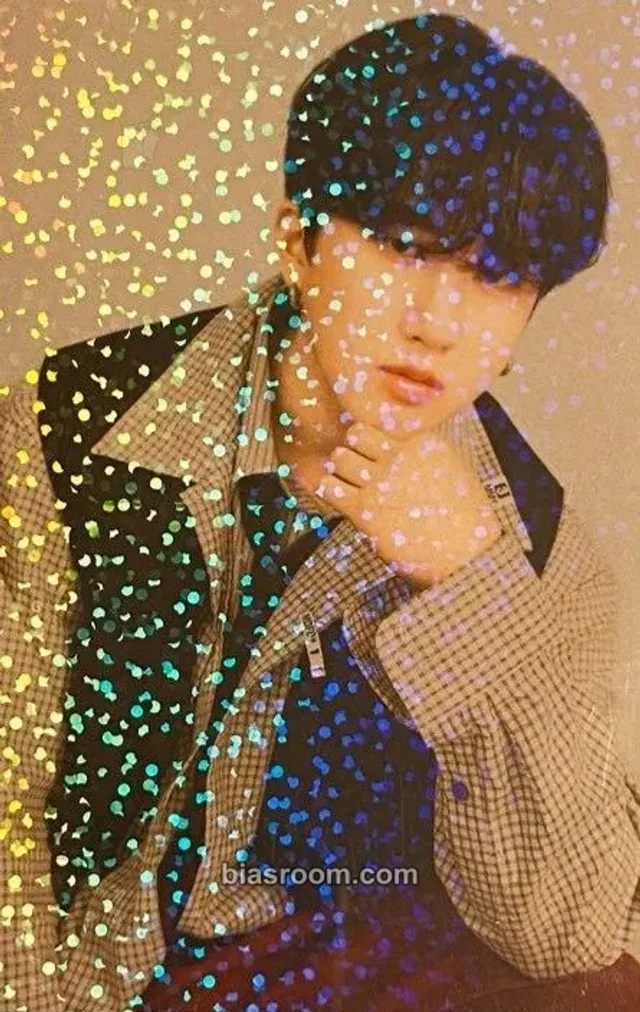 Photocard K-pop di Changbin Stray Kids SMART Magazine