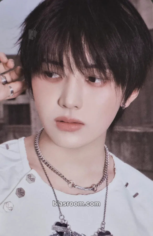 Lin NouerA [.exe] K-pop photocard