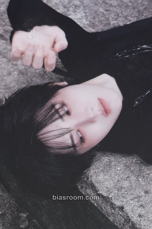 Gihyeon NouerA [.exe] K-pop photocard
