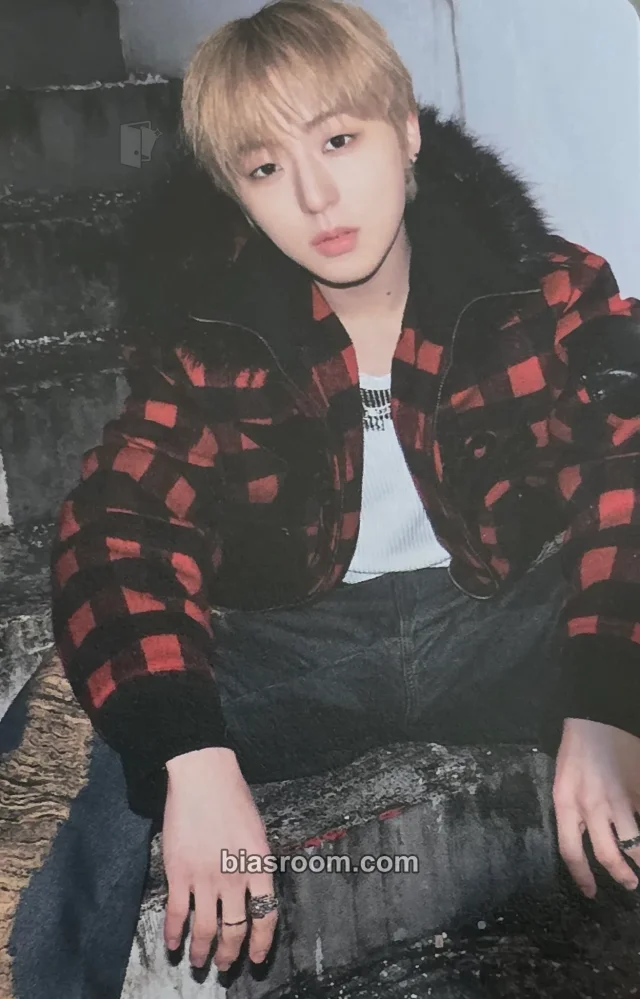 Miraku NouerA POP IT LIKE K-pop photocard