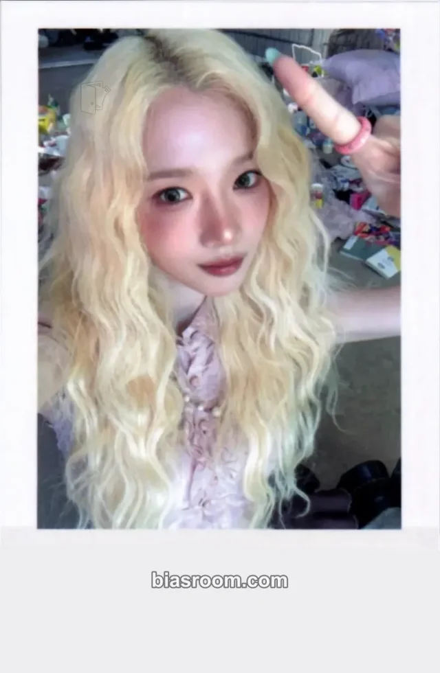 Photocard K-pop Yooyeon tripleS 4th World Tour <ANDLESS>