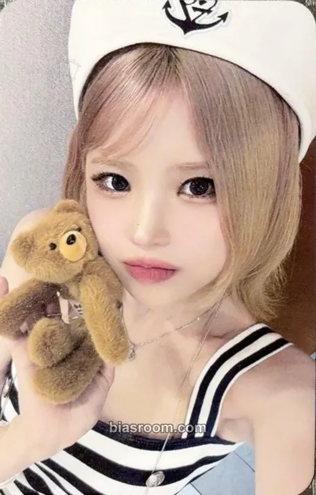 Hayoung fromis_9 Glow ME K-pop photocard
