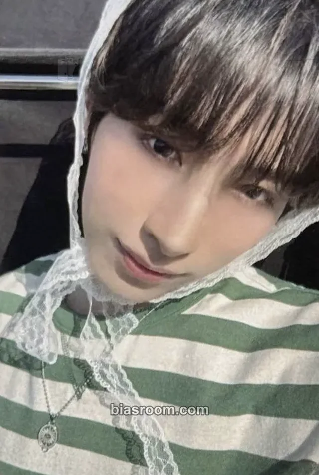 Xion ONEUS Under K-pop photocard