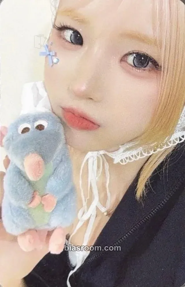 Hayoung fromis_9 Glow ME K-pop photocard