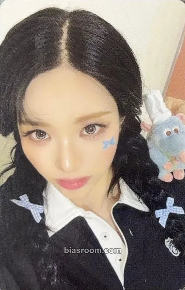 Jiwon fromis_9 Glow ME K-pop photocard
