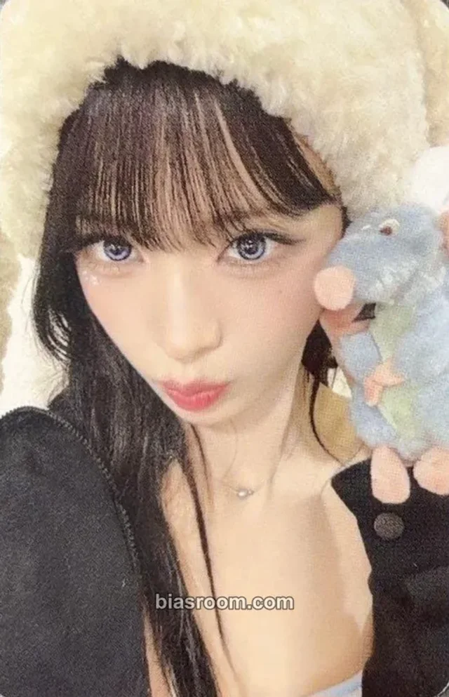 Chaeyoung fromis_9 Glow ME K-pop photocard