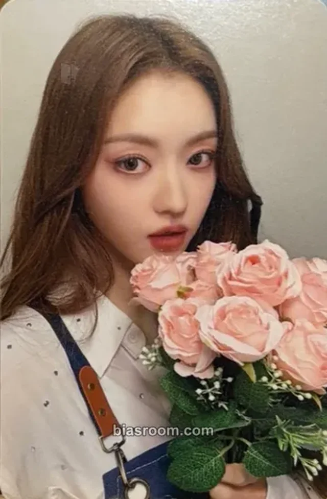 YooA OH MY GIRL Borderline K-pop photocard