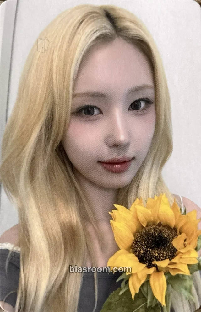 Hwayeon ifeye As If K-pop photocard