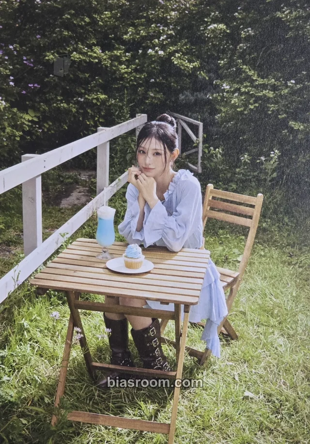 Minami RESCENE GrainOn x RESCENE K-pop photocard