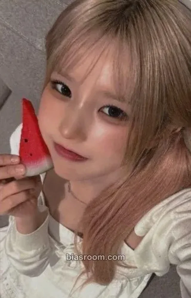 Photocard K-pop Hayoung fromis_9 Glow ME