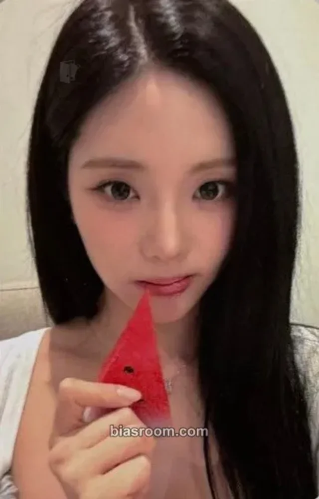 Photocard K-pop Jiwon fromis_9 Glow ME