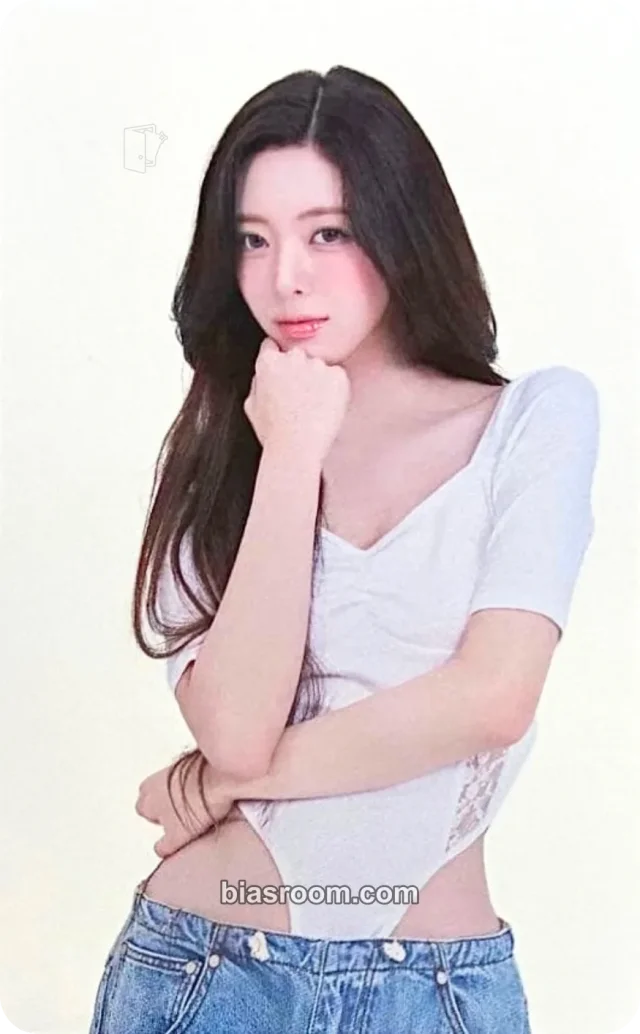 Photocard K-pop Yuna ITZY JYP FLAGSHIP TOKYO