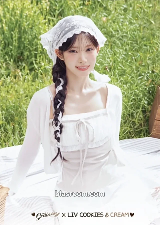 Liv RESCENE GrainOn x RESCENE K-pop photocard