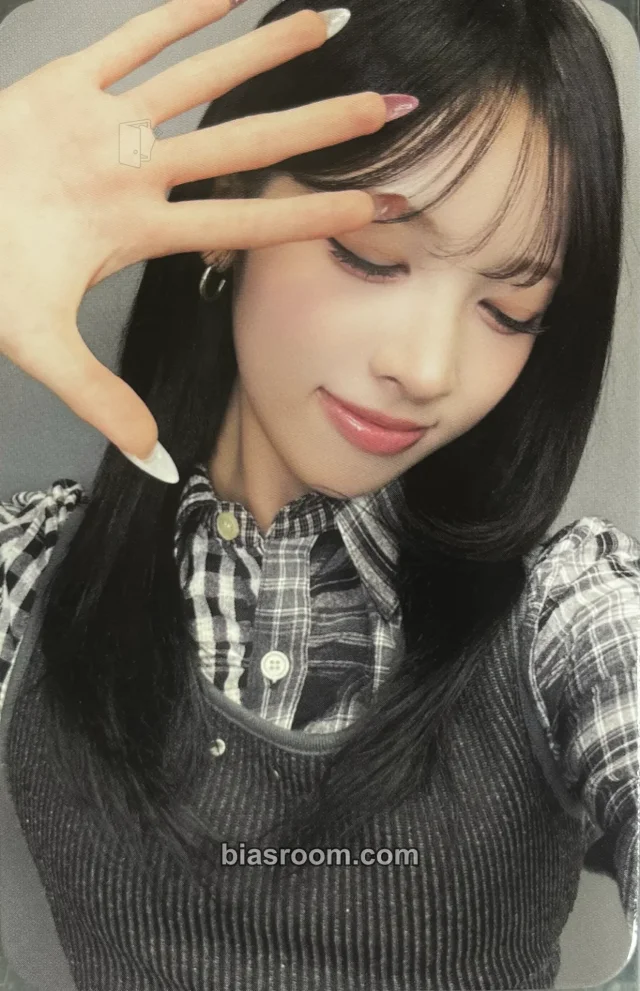 May RESCENE Runaway K-pop photocard