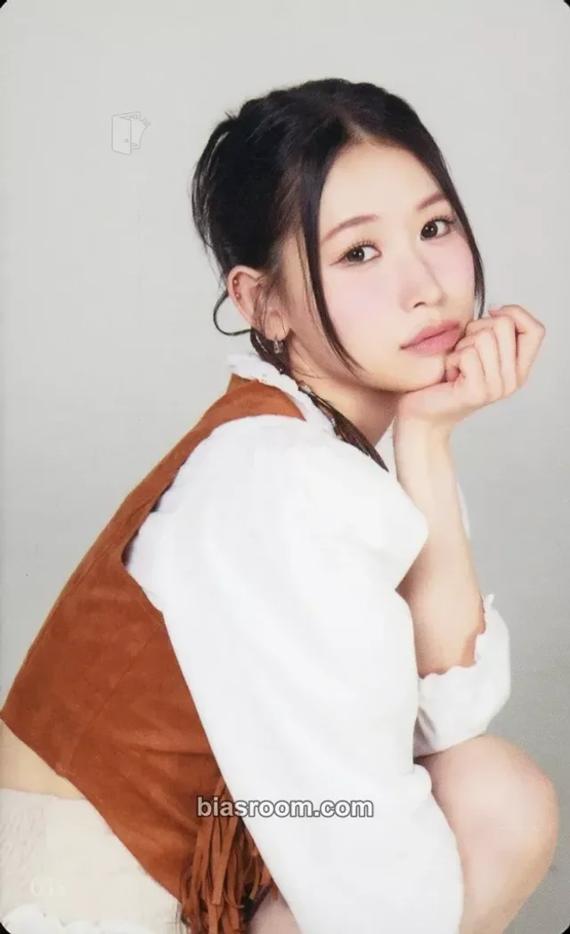 Momona  ME:I LAPOSTA 2025 K-pop photocard