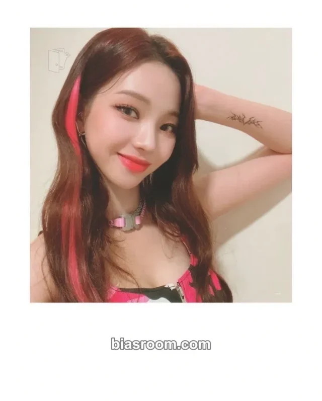 Karina aespa Savage K-pop photocard