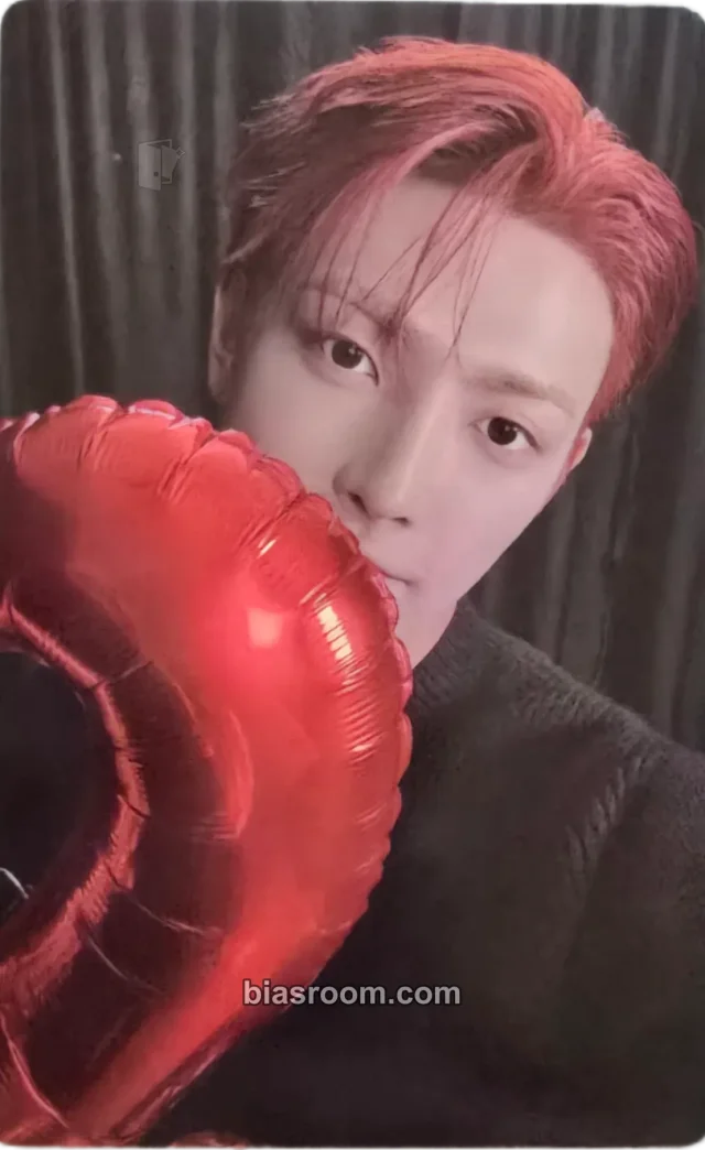 Photocard K-pop di Hongjoong ATEEZ In Your Fantasy in Incheon DVD/Playcode