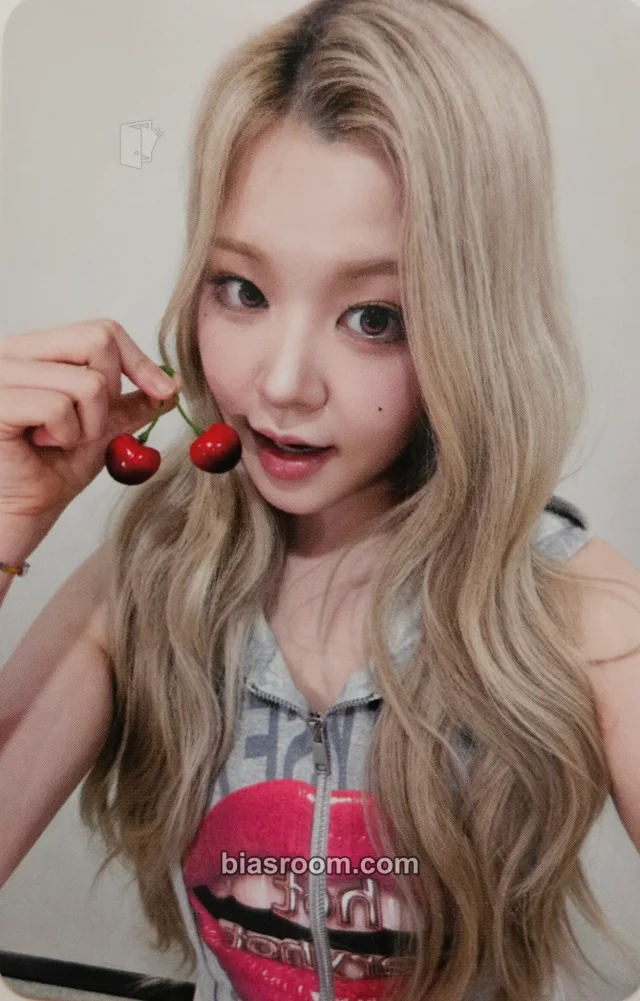 Ayne HEART OF WOMAN Heart Byte : LEGACY K-pop photocard