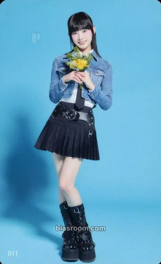 Shizuku ME:I 2024 ME:ICONIC Hi-SUMMER K-pop photocard