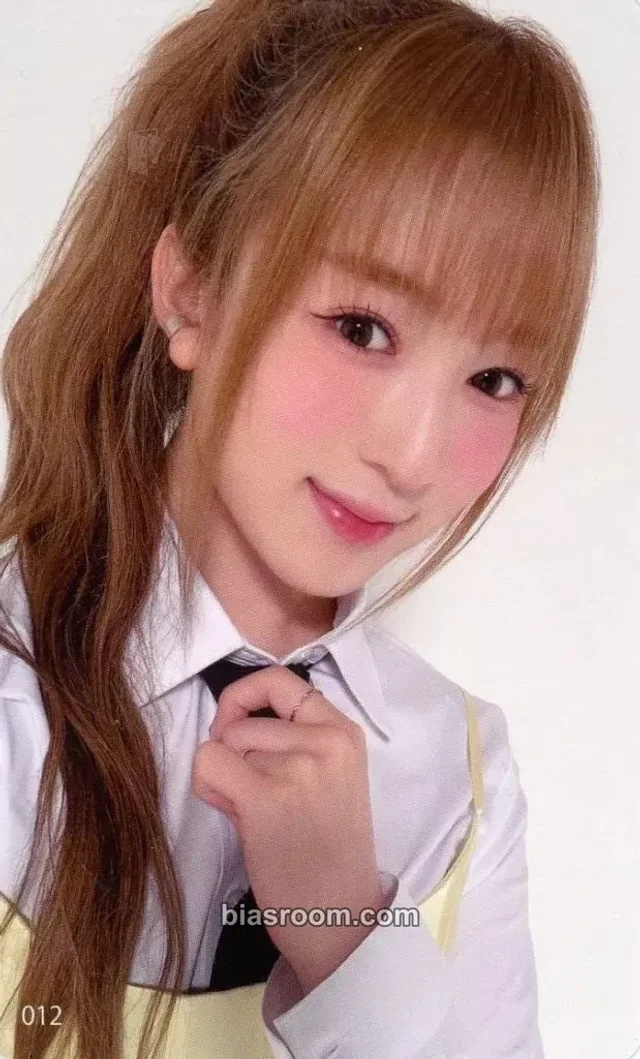Suzu ME:I 2024 ME:ICONIC Hi-SUMMER K-pop photocard