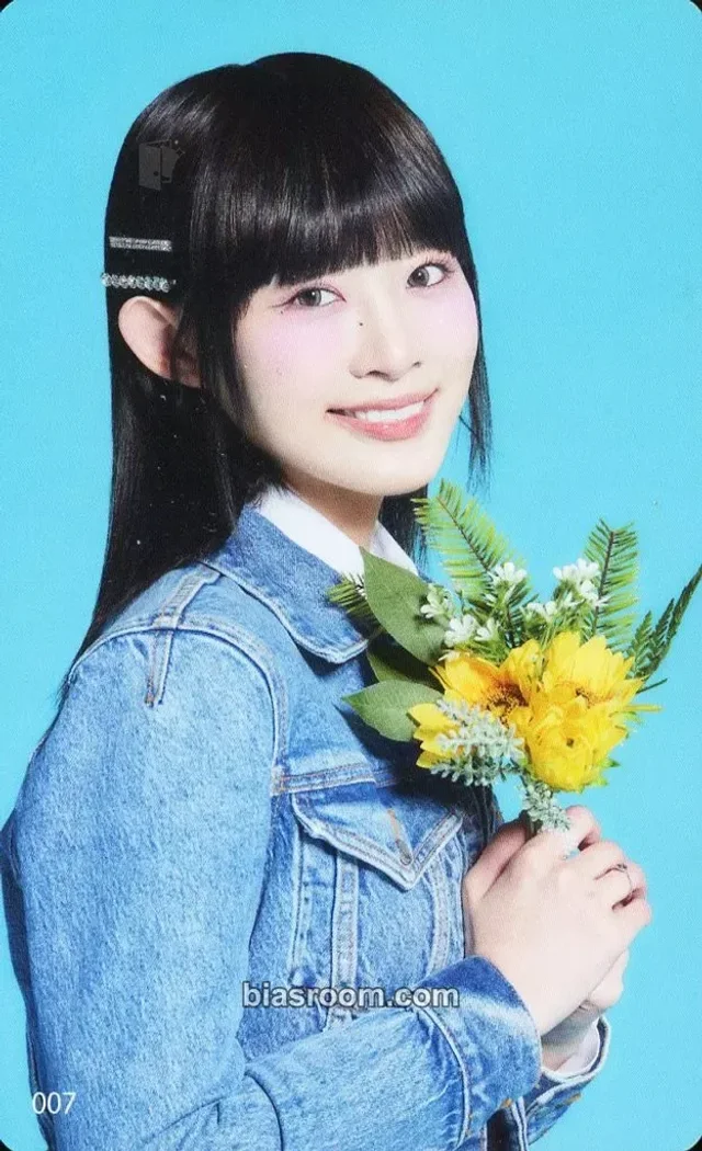 Shizuku ME:I 2024 ME:ICONIC Hi-SUMMER K-pop photocard