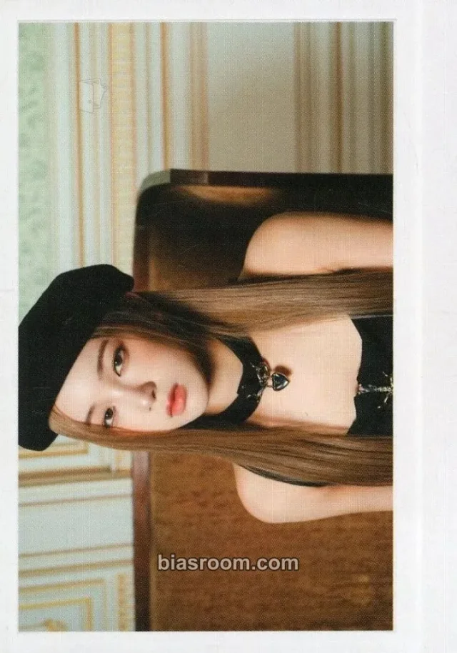 Miu  ME:I WHO I AM  K-pop photocard