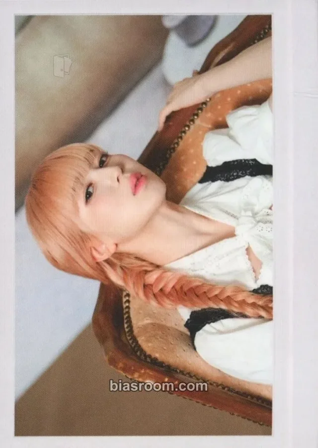 Suzu ME:I WHO I AM  K-pop photocard