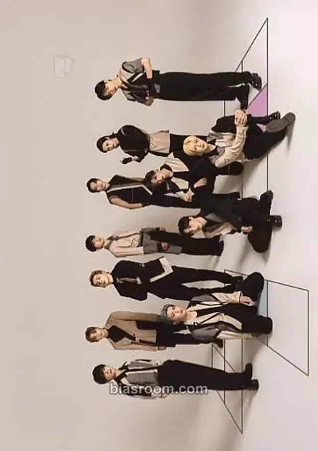 INI M K-pop photocard