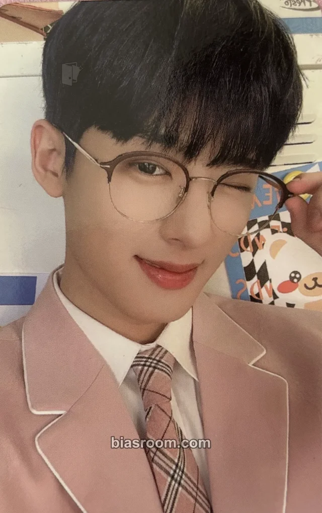 Woono Younite Youni-Birth K-pop photocard