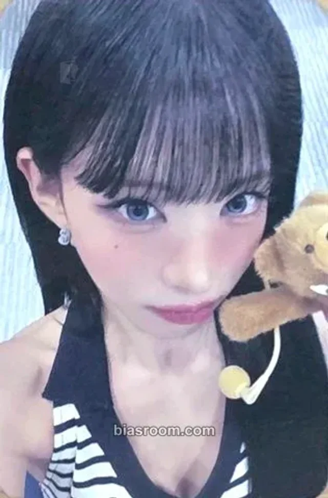 Chaeyoung fromis_9 Glow ME K-pop photocard
