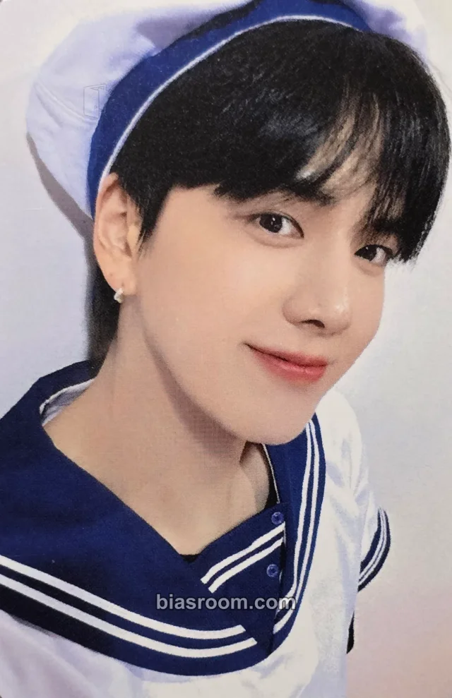 Photocard K-pop de Younghoon THE BOYZ a;effect