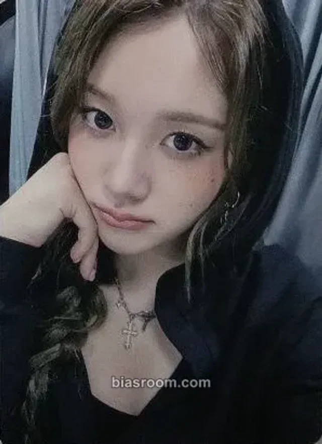 J STAYC STAY TUNED World Tour K-pop photocard