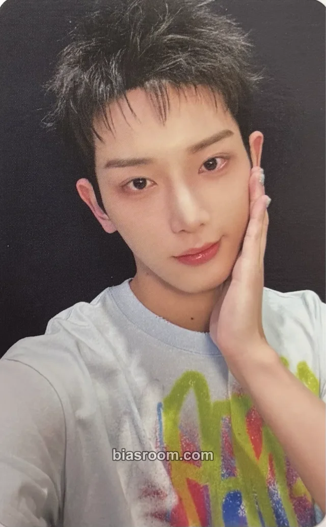 Harua  &TEAM Mark on Me K-pop photocard