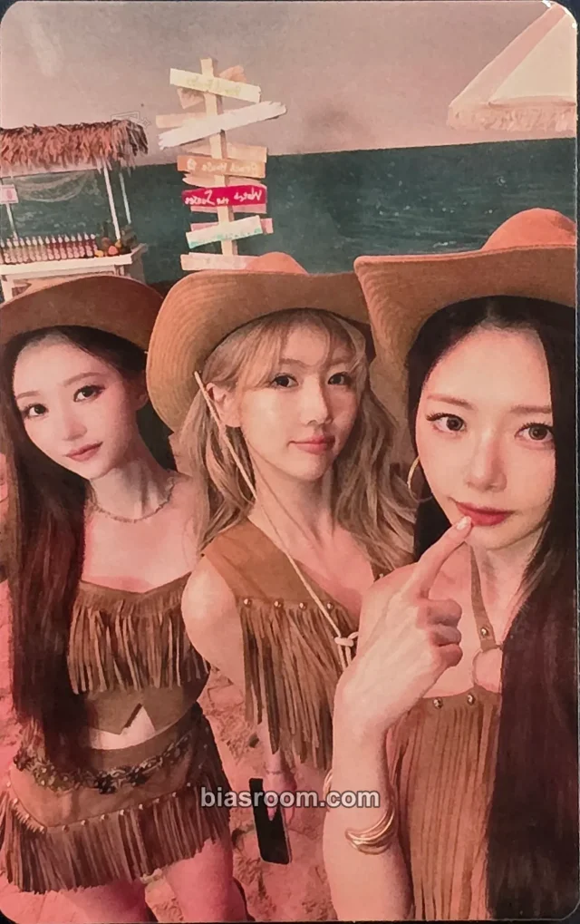 Photocard K-pop Dreamcatcher UAU Playlist [#Youryouth] Fancon in America